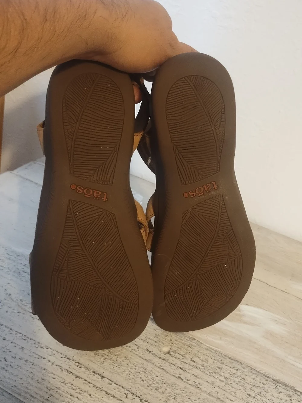 Taos stand up get comfortable Leather Sandal women's usaSz 8 /6 UK size